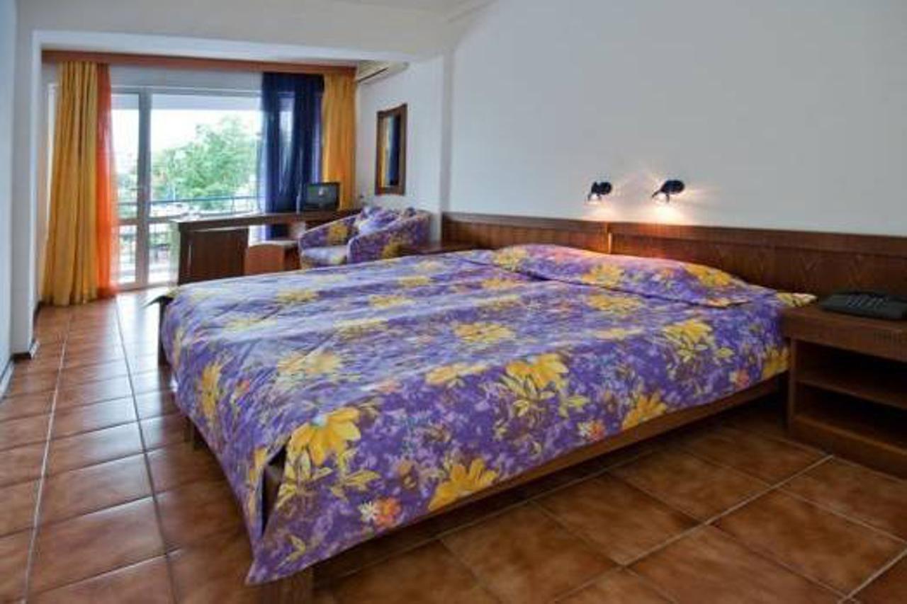 Regina Hotel Slantchev Briag Extérieur photo